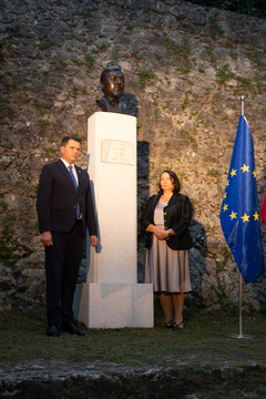 V Kamniku svečano odkrili kip Francetu Tomšiču  (24)